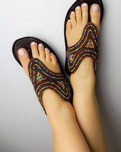 Load image into Gallery viewer, Afrix Style Scattered Gold Sandals