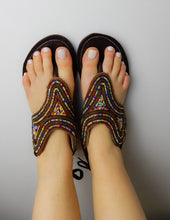 Load image into Gallery viewer, Afrix Style Scattered Gold Sandals